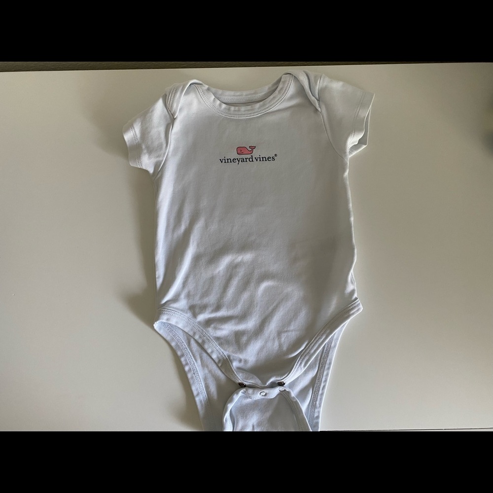 Vineyard Vines Onesie 18-24 M